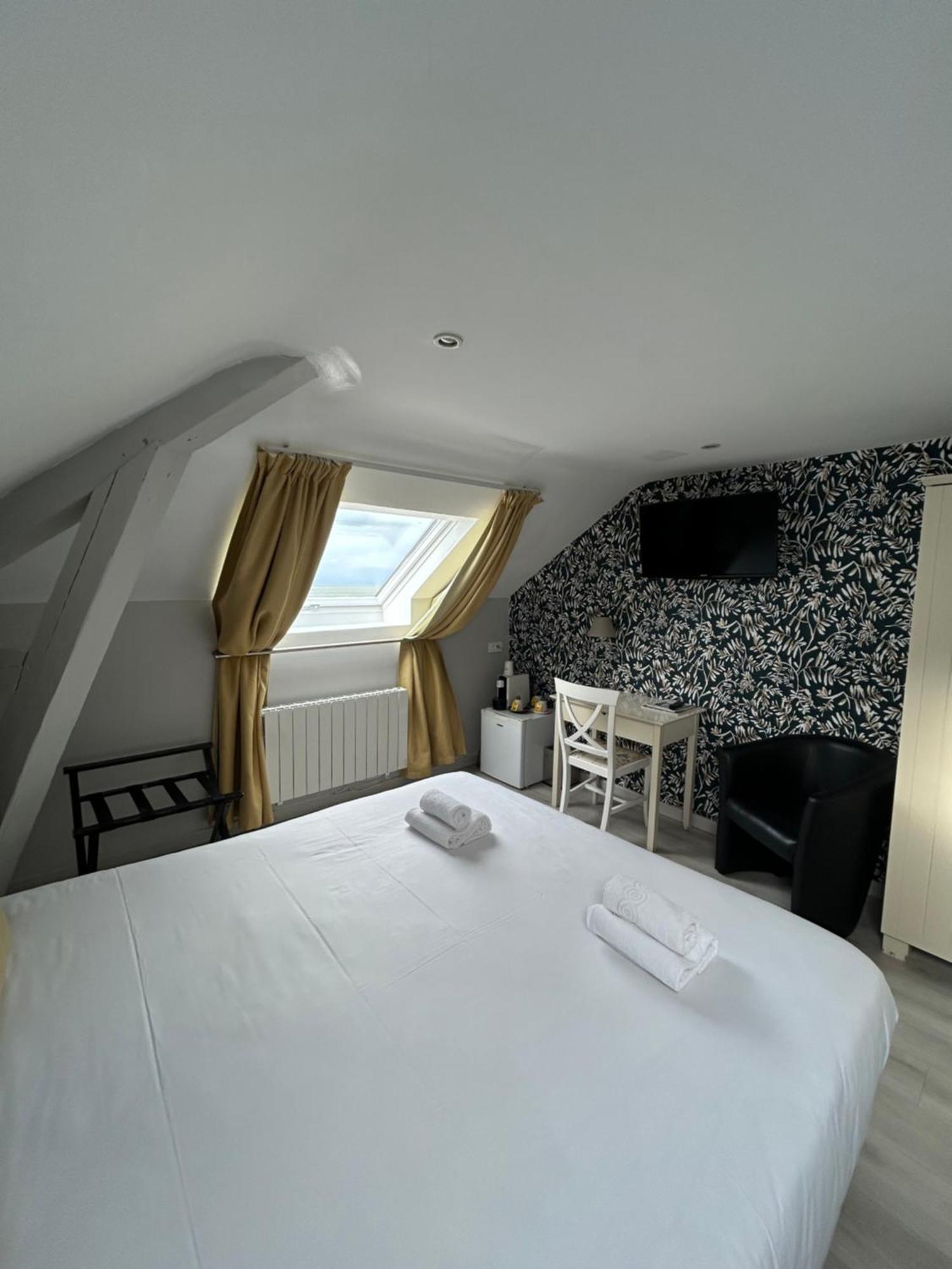 Les Embruns Hotel Trouville-sur-Mer Bagian luar foto